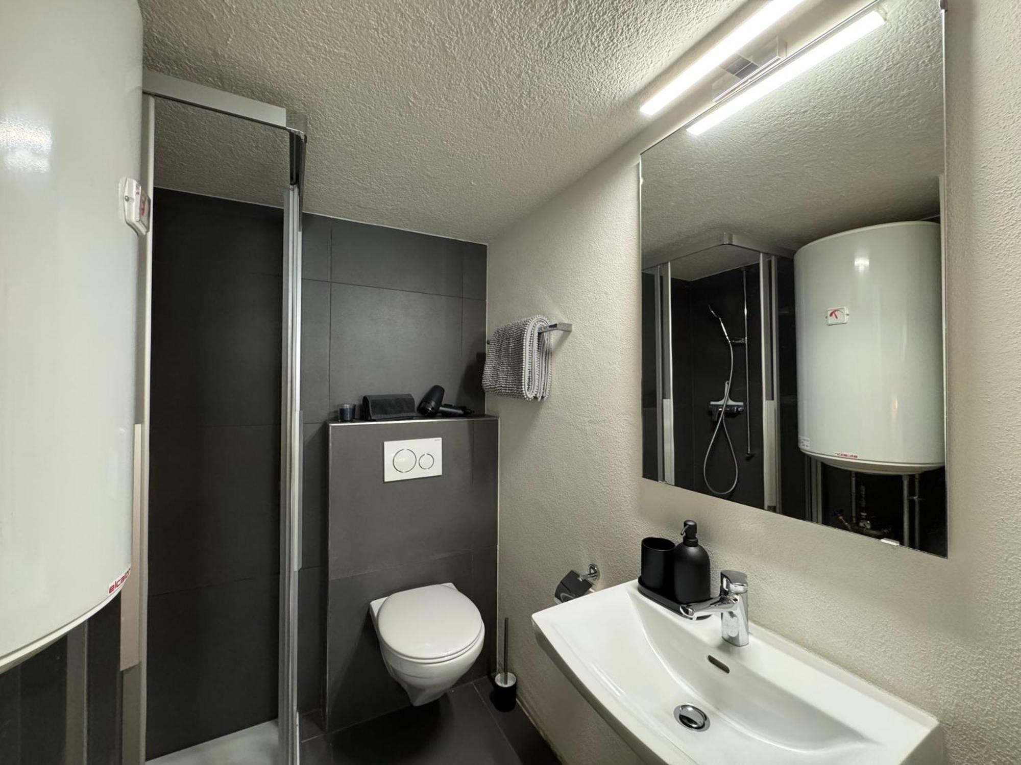 Appartement Au Rez-De-Chaussee En Vieille Ville De Porrentruy Exterior foto